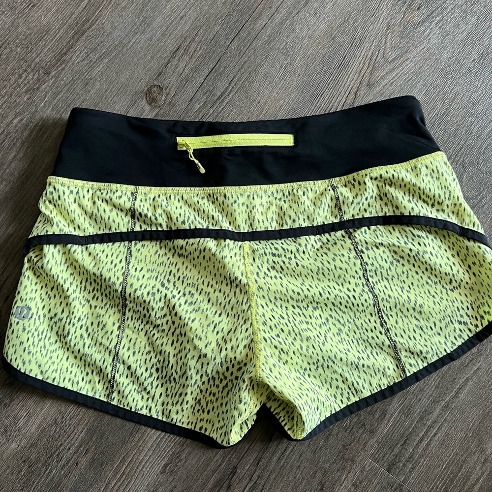Lululemon speed up mid-rise lined 2.5in short